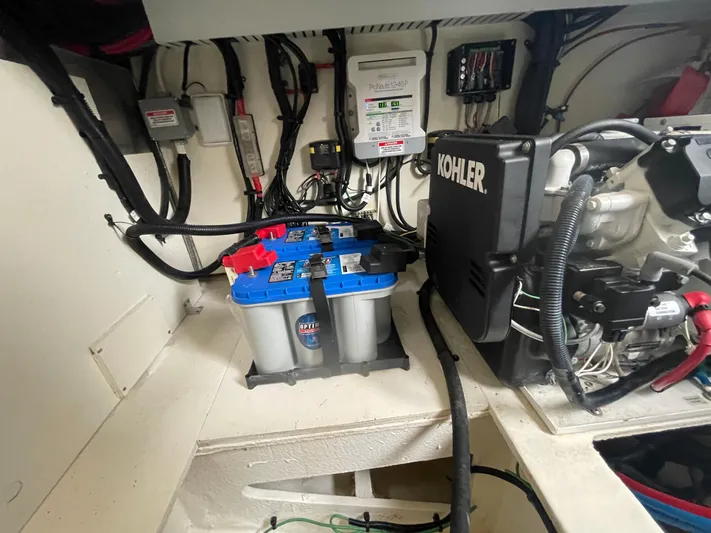 Blue Ridge Yacht Photos Pics Battery charger