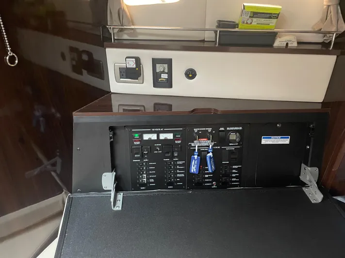Blue Ridge Yacht Photos Pics Electical panel