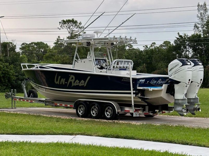 2004 Jupiter 31 Center Console