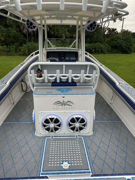 2004 Jupiter 31 Center Console