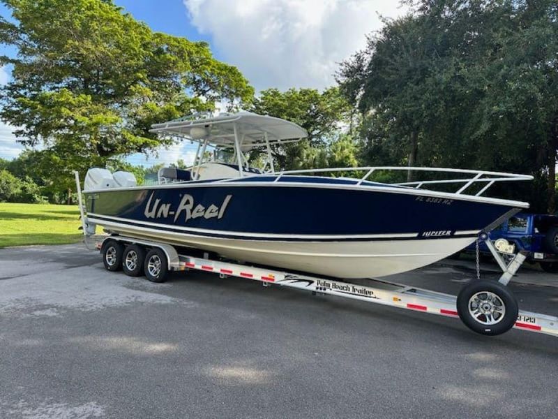 2004 Jupiter 31 Center Console