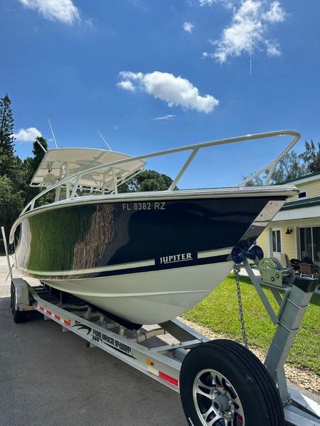 2004 Jupiter 31 Center Console