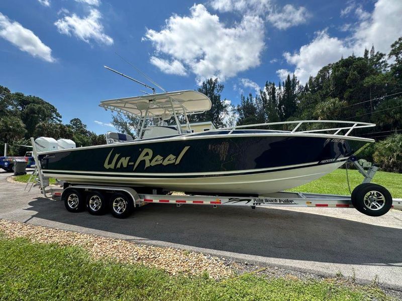 2004 Jupiter 31 Center Console