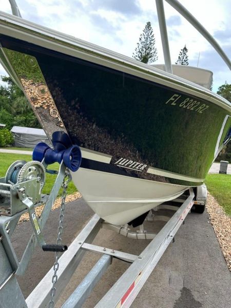 2004 Jupiter 31 Center Console