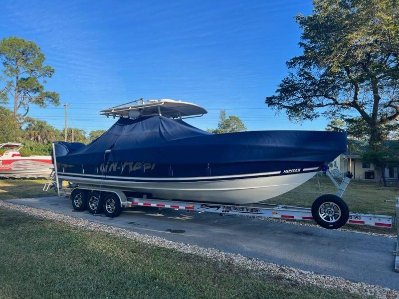 2004 Jupiter 31 Center Console