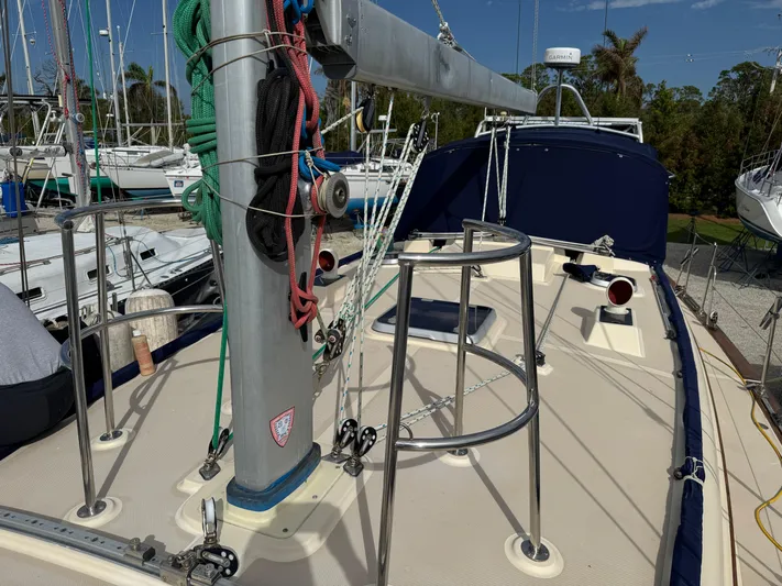 Otter II Yacht Photos Pics Sailboat deck of 1999 Island Packet 45 with rigging and equipment.