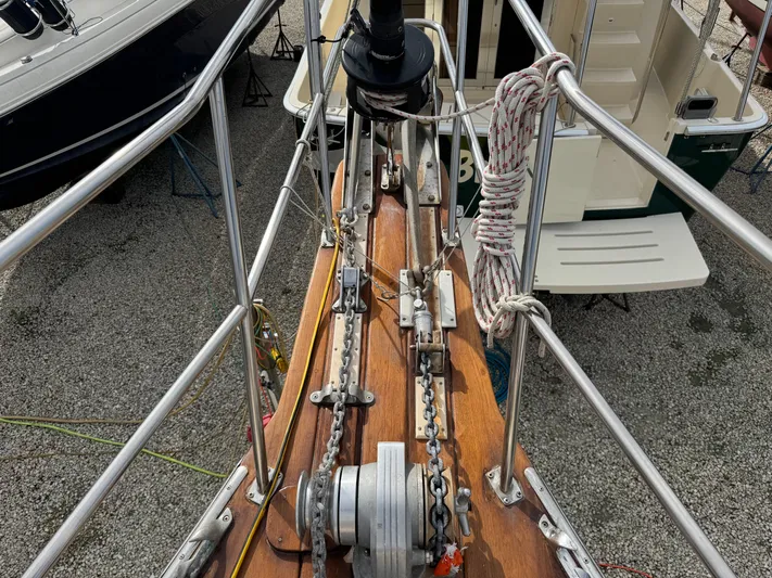 Otter II Yacht Photos Pics Bow view of 1999 Island Packet 45 sailboat with anchor chain and winch.