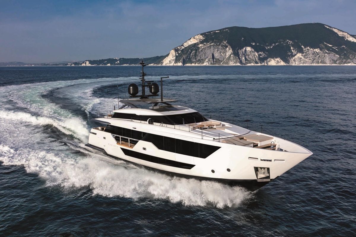 2023 Custom Line 106 