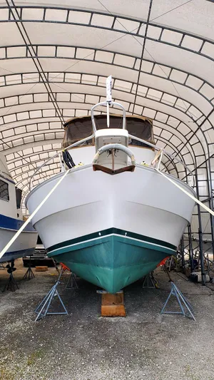 Val Halla Yacht Photos Pics Bow Profile