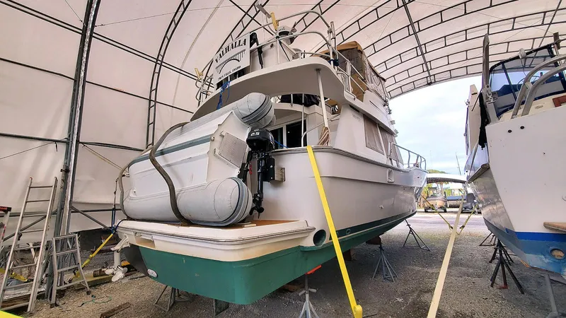 Val Halla Yacht Photos Pics Starboard Stern Profile