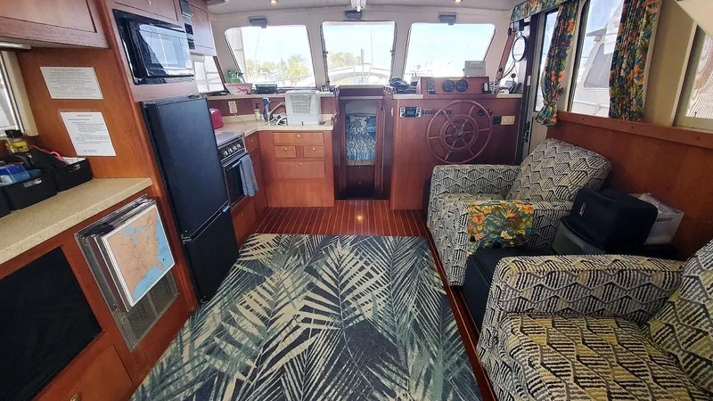 Val Halla Yacht Photos Pics Main Cabin Forward