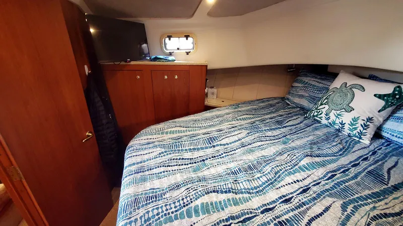 Val Halla Yacht Photos Pics Master Stateroom Port