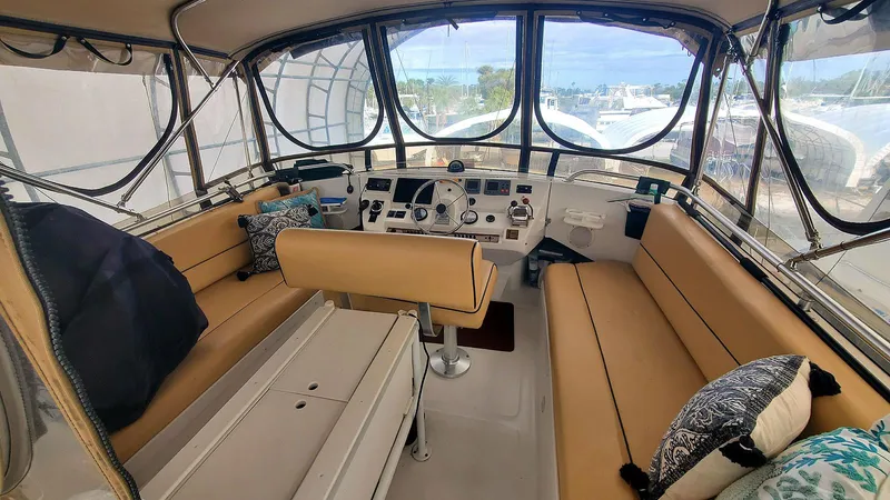 Val Halla Yacht Photos Pics Flybridge Forward