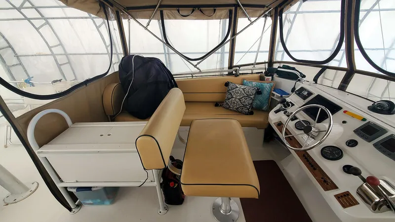 Val Halla Yacht Photos Pics Flybridge Port