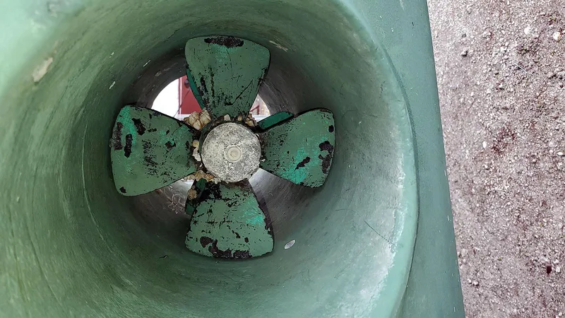 Val Halla Yacht Photos Pics Bow Thruster