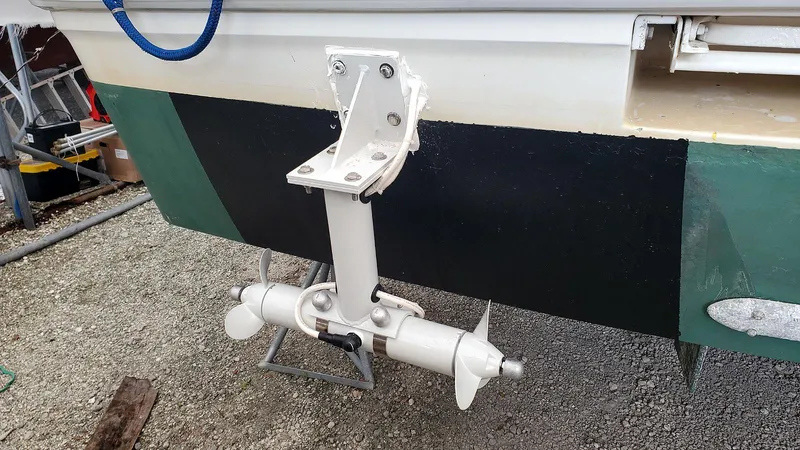 Val Halla Yacht Photos Pics Stern Thruster