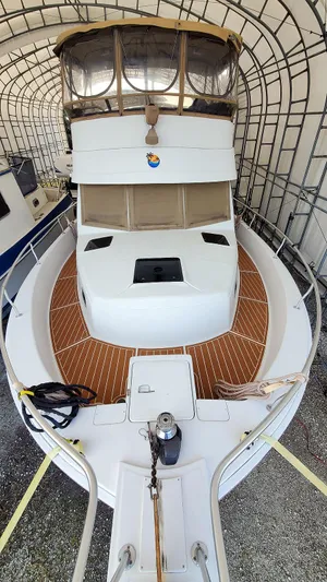 Val Halla Yacht Photos Pics Fore Deck Aft