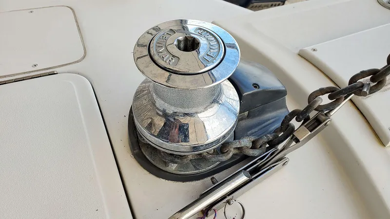 Val Halla Yacht Photos Pics Windlass