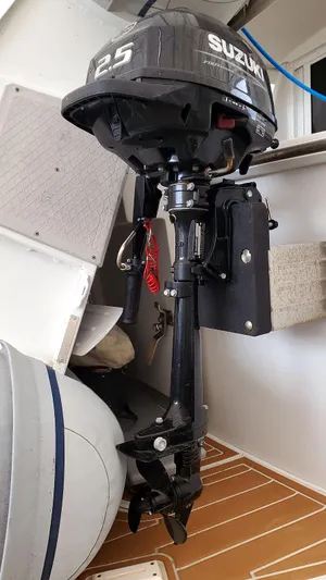 Val Halla Yacht Photos Pics Outboard