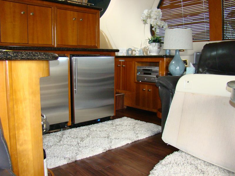 2002 Carver Voyager 530