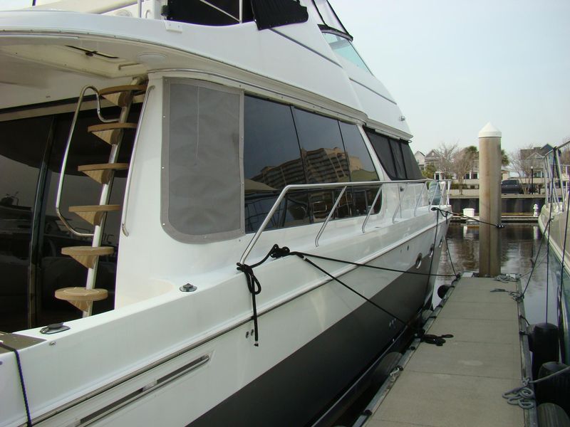 2002 Carver Voyager 530