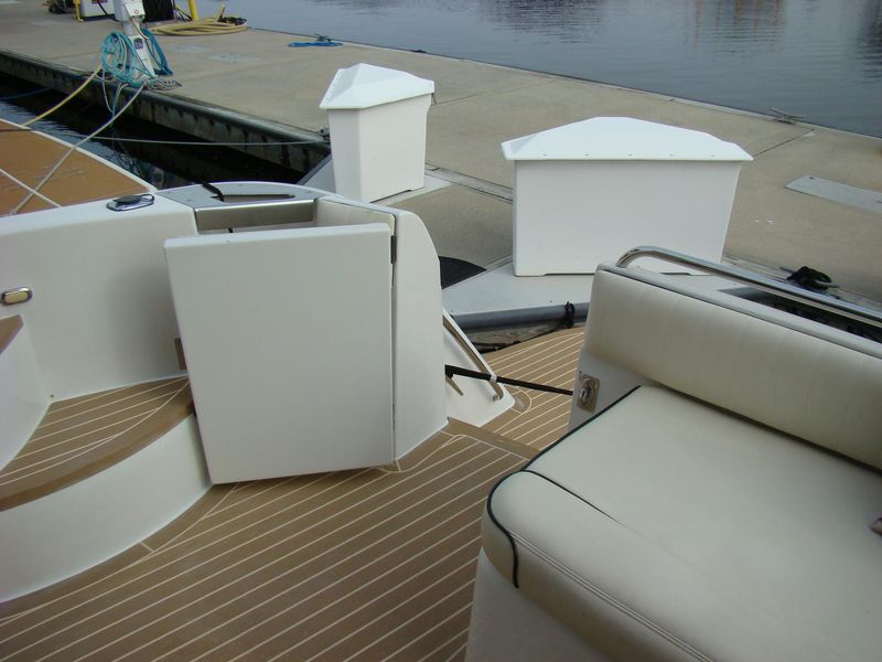 2002 Carver Voyager 530