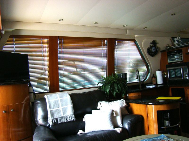 2002 Carver Voyager 530