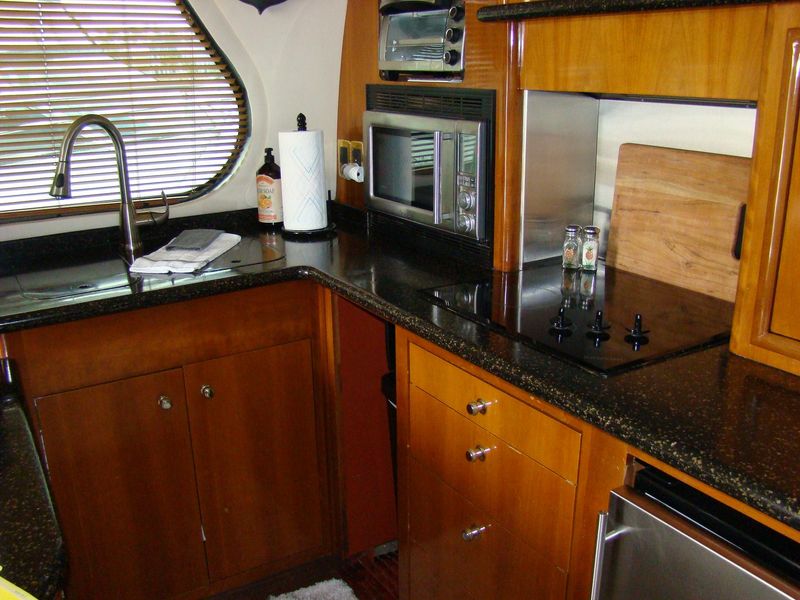 2002 Carver Voyager 530