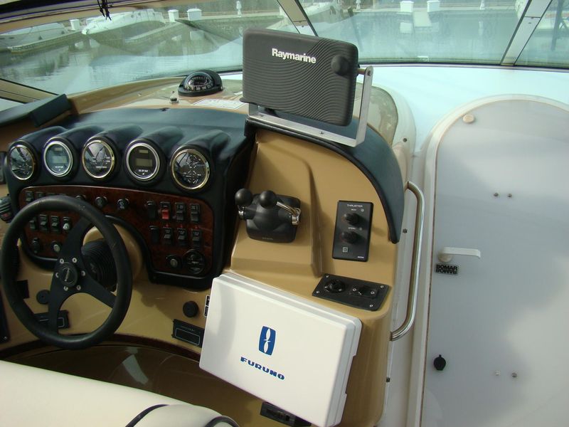 2002 Carver Voyager 530