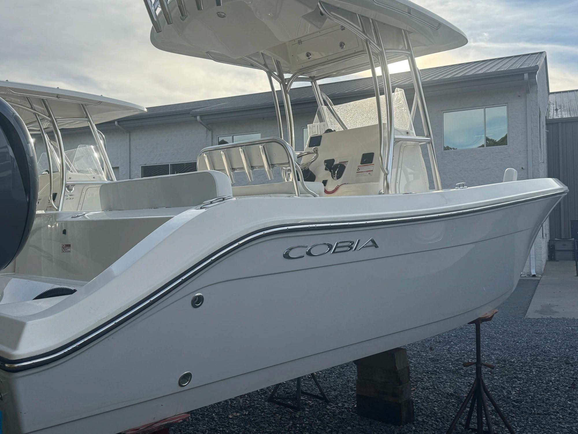 2016 Cobia 237 Center Console Center Console for sale - YachtWorld