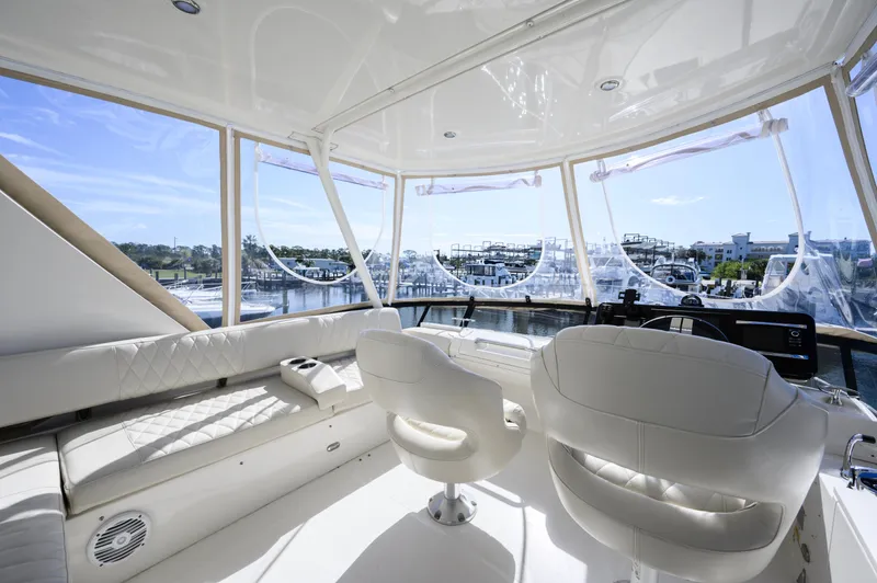 Seas The Day Yacht Photos Pics 2017 Carver - Bridge