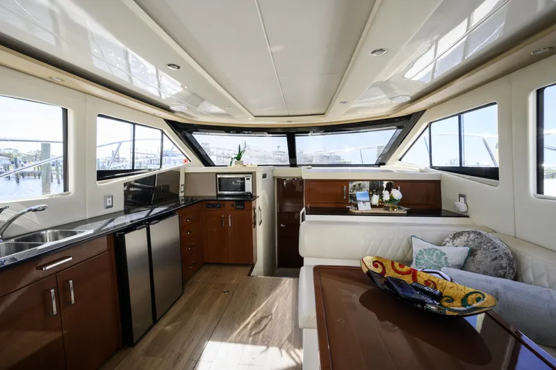 Seas The Day Yacht Photos Pics 2017 Carver - Salon