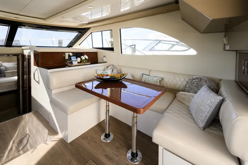 Seas The Day Yacht Photos Pics 2017 Carver - Salon