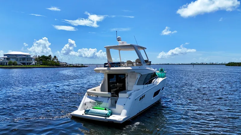 Seas The Day Yacht Photos Pics 2017 Carver - Exterior profile on the water