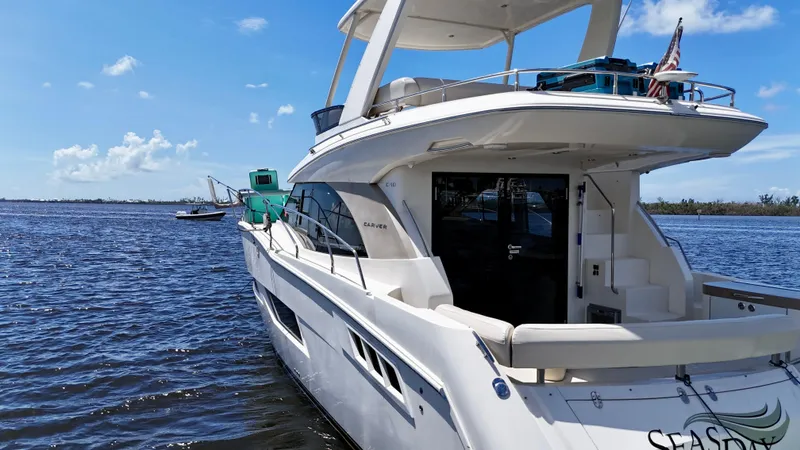 Seas The Day Yacht Photos Pics 2017 Carver - Exterior profile on the water