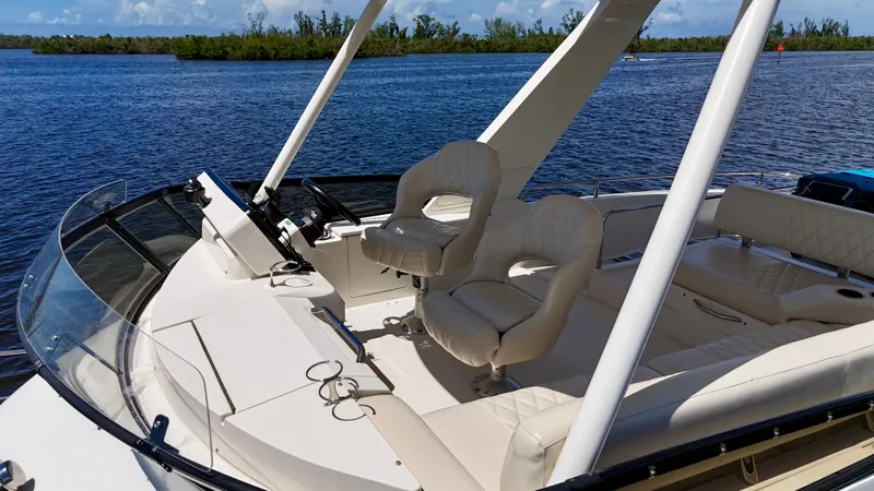 Seas The Day Yacht Photos Pics 2017 Carver - Bridge