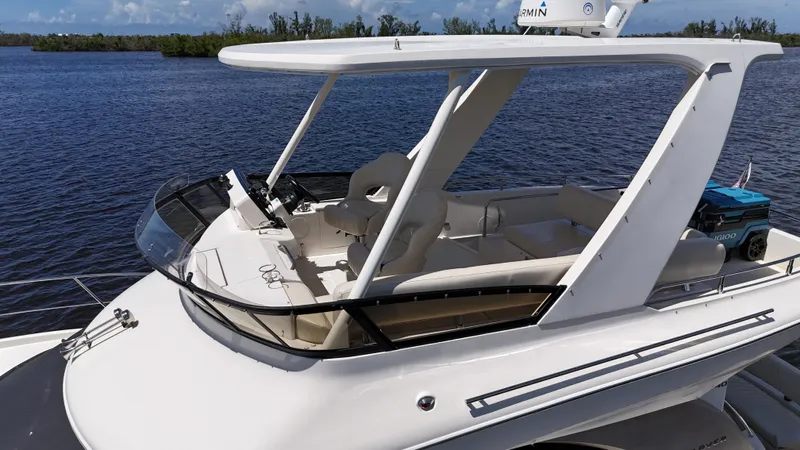 Seas The Day Yacht Photos Pics 2017 Carver - Bridge