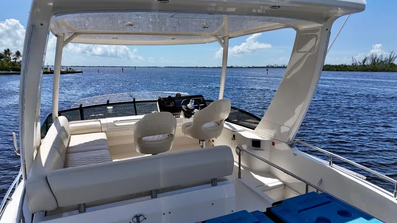 Seas The Day Yacht Photos Pics 2017 Carver - Bridge