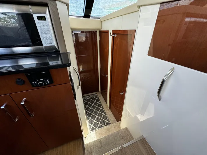 Seas The Day Yacht Photos Pics 2017 Carver - Hallway