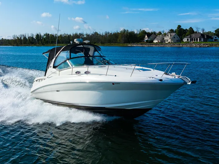 Cloud 9 Yacht Photos Pics 