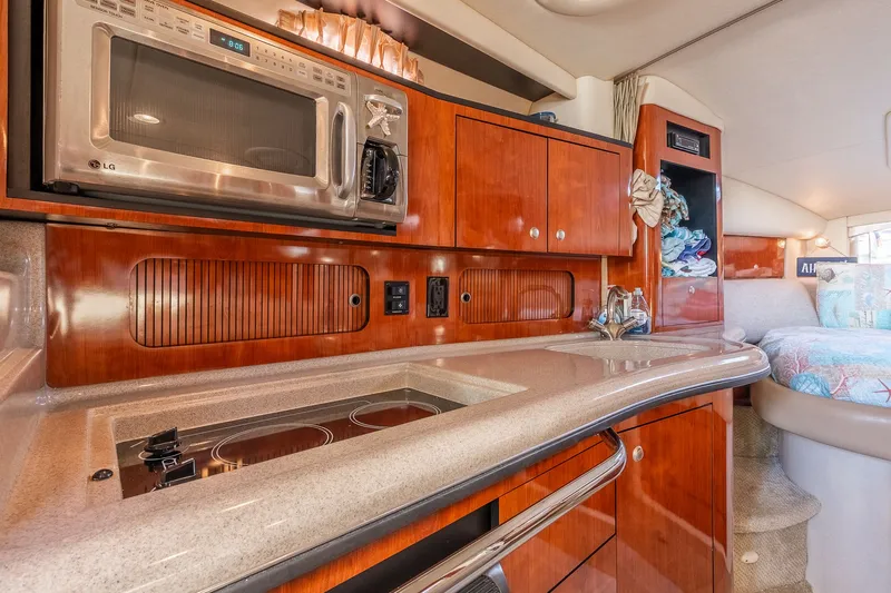 Cloud 9 Yacht Photos Pics 