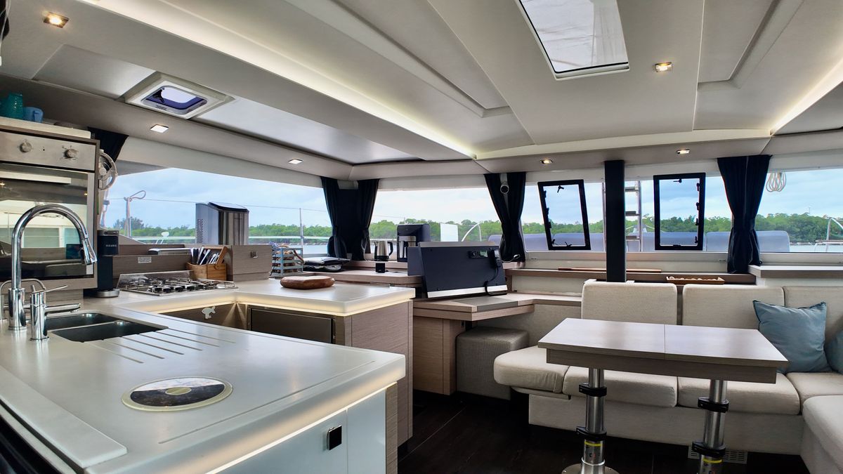 2022 Fountaine Pajot 42 