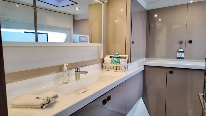 No Brainer II Yacht Photos Pics 