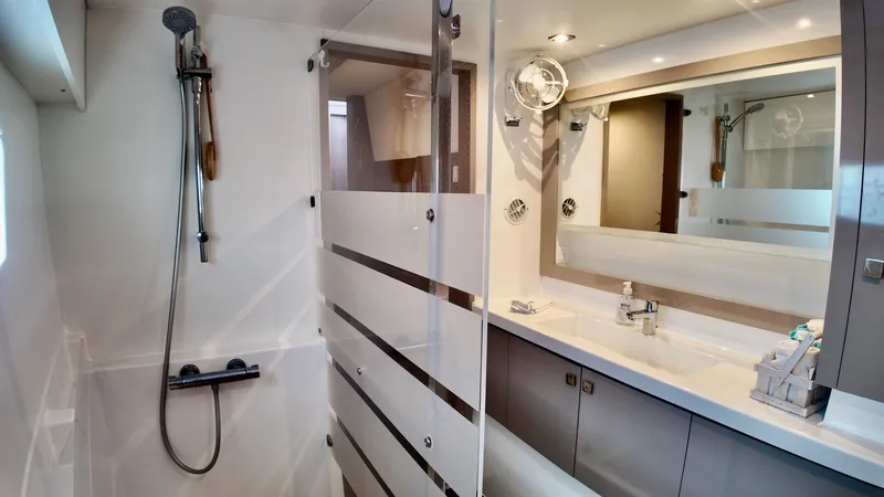 No Brainer II Yacht Photos Pics 