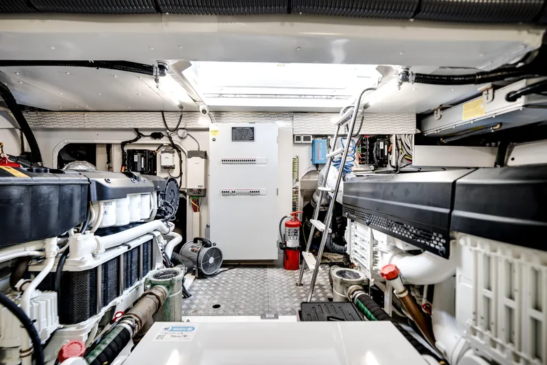 Spysea Yacht Photos Pics Engine room of 2023 Azimut Fly 68 yacht, featuring advanced machinery and equipment.
