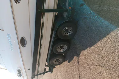 Celebrity 280 Express Cruiser