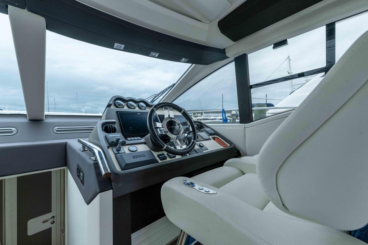 2015 Azimut 55 