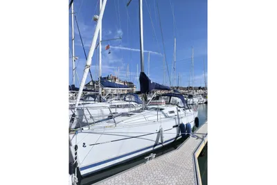 2005 Beneteau Oceanis Clipper 323