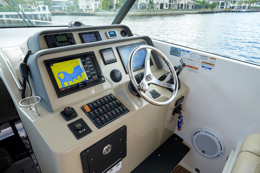 2015 Pursuit OS 385