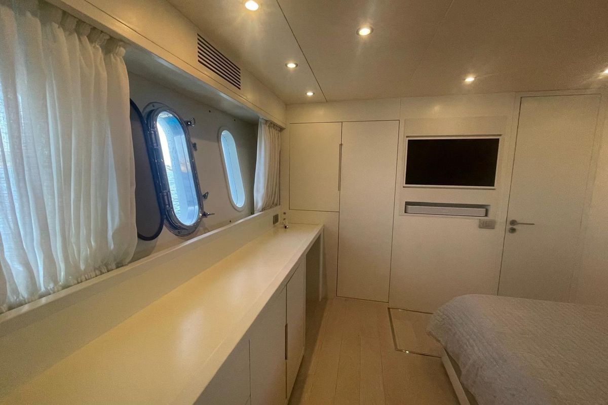 2010 Jaguar 78 